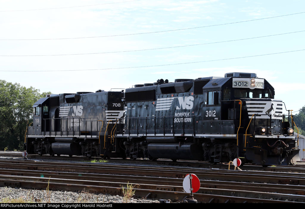 NS 3012 708 work Glenwood Yard